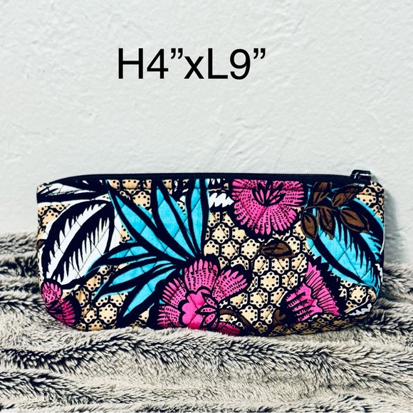 Vera Bradley bundle 4 pouches like new! - Picture 5 of 5